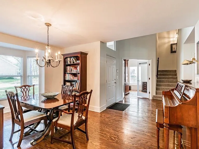 7217 Ridgeport Dr — Photo 3