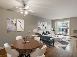 1563 W Pratt Blvd APT 3A, Chicago, IL 60626