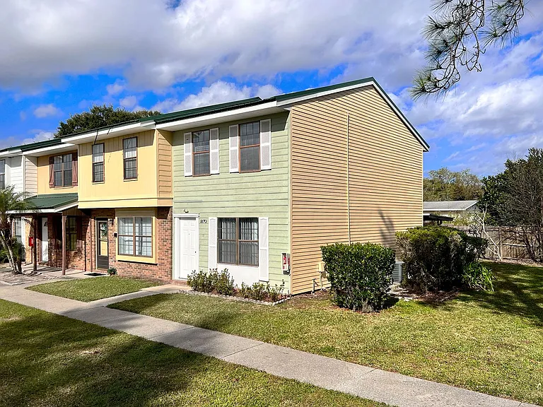 1870 Avenue Q SW — Photo 1