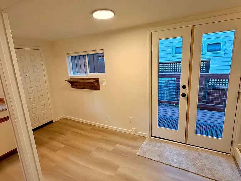 10137 Field Ln — Photo 13