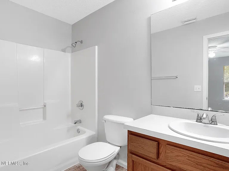 624 Southbranch Dr — Photo 16