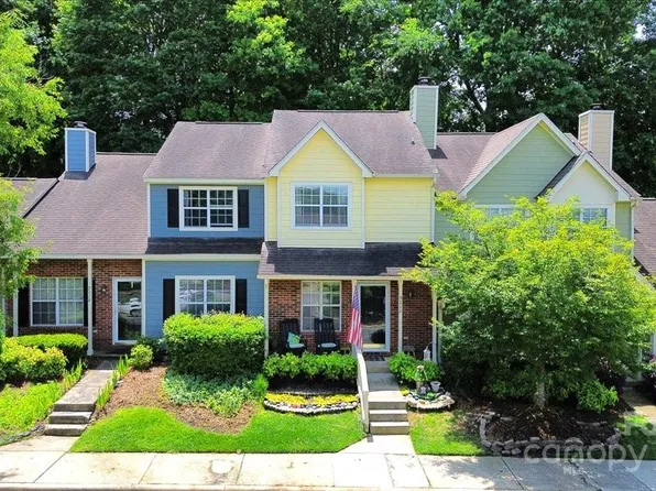 9216 Four Mile Creek Rd, Charlotte, NC 28277