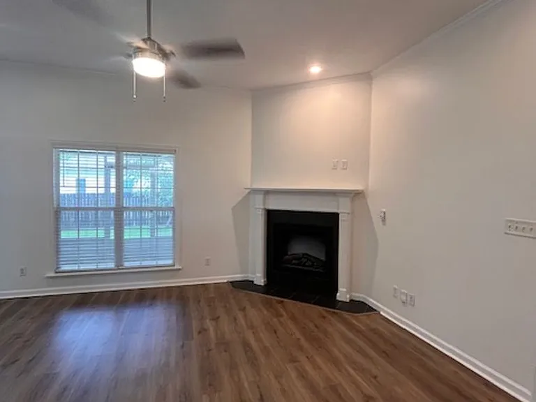 4077 Huntley Dr — Photo 14