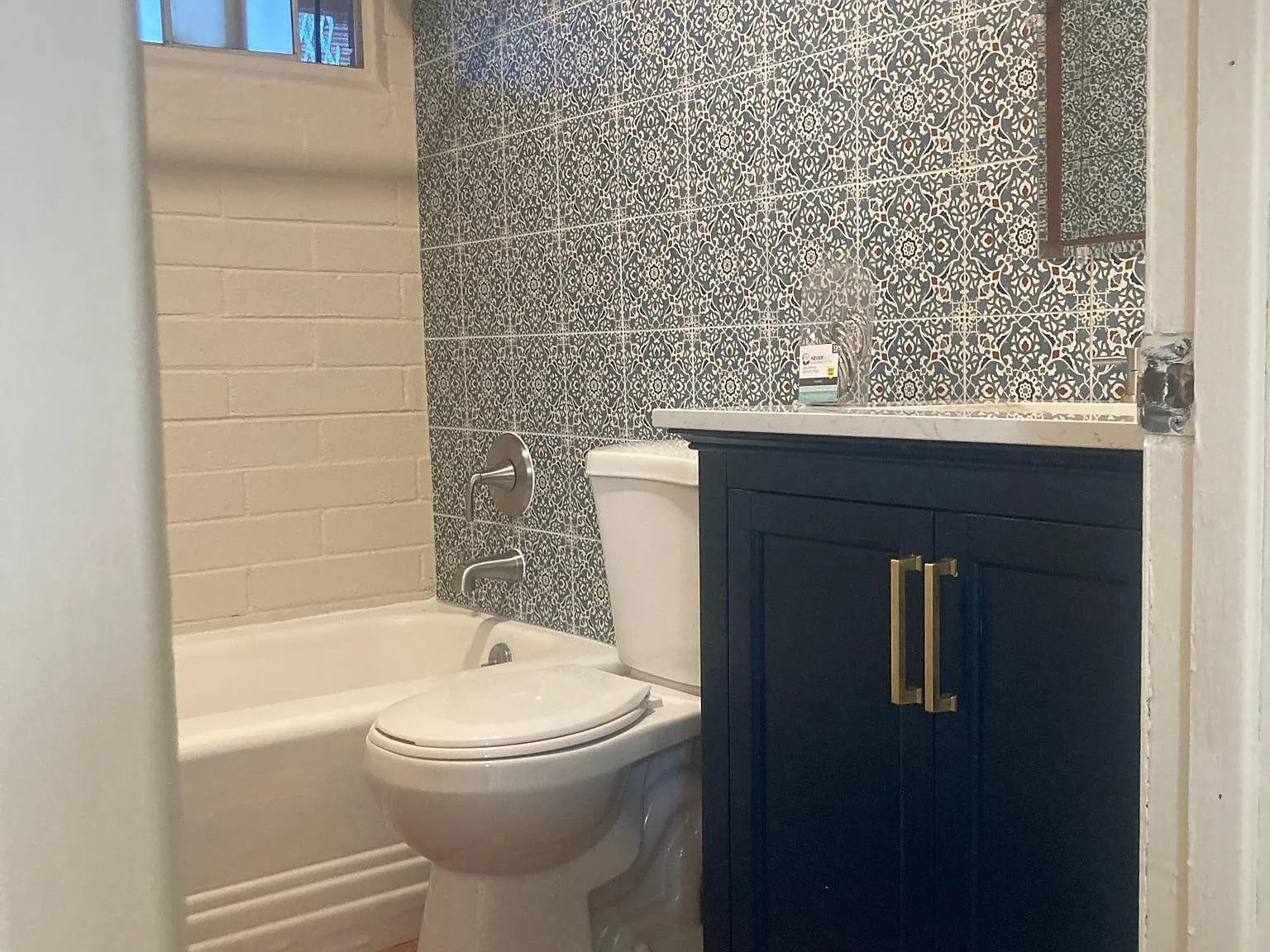 412 E Adams St — Photo 4