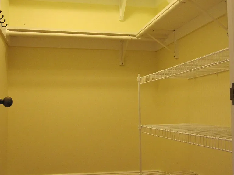 326 College St #8 — Photo 10