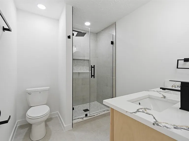 25402 Thistlewaite Ln — Photo 27