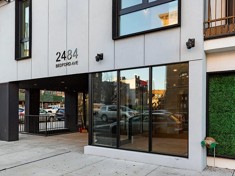 2484 Bedford Ave #2D — Photo 17