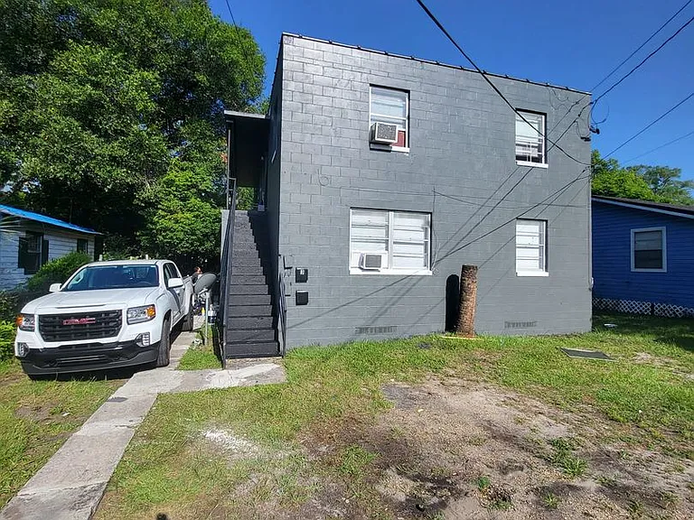 1364 Harrison St — Photo 2