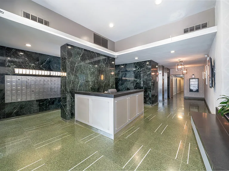 5649-50 N Sheridan Rd #12D — Photo 12