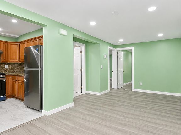 5th image of 928 Pavonia Ave