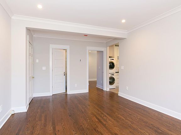 2nd image of 502 Bellevue Ave E APT 101