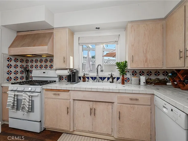 401 Arenoso Ln #A — Photo 6