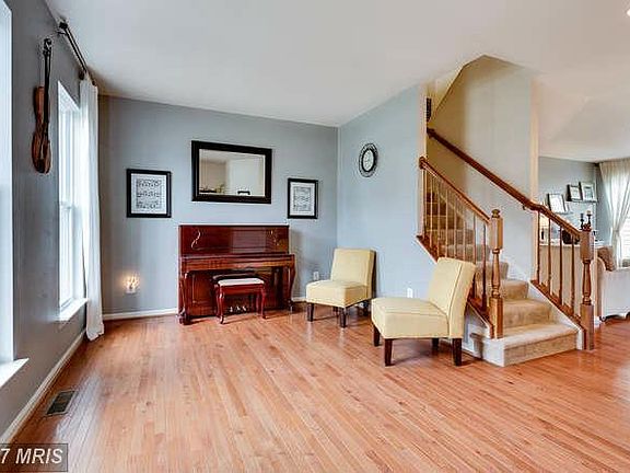 5th image of 9343 Angel Falls St
