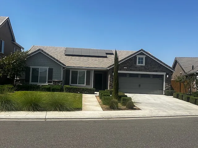 315 W Maclure Ave — Photo 1