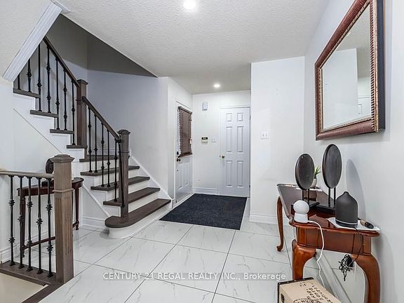 4th image of 43 Waterton Cres