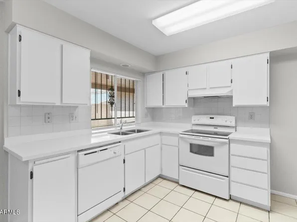 11007 W THUNDERBIRD Boulevard, Sun City, AZ 85351