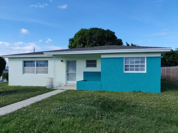 1496 W 32nd St, Riviera Beach, FL 33404