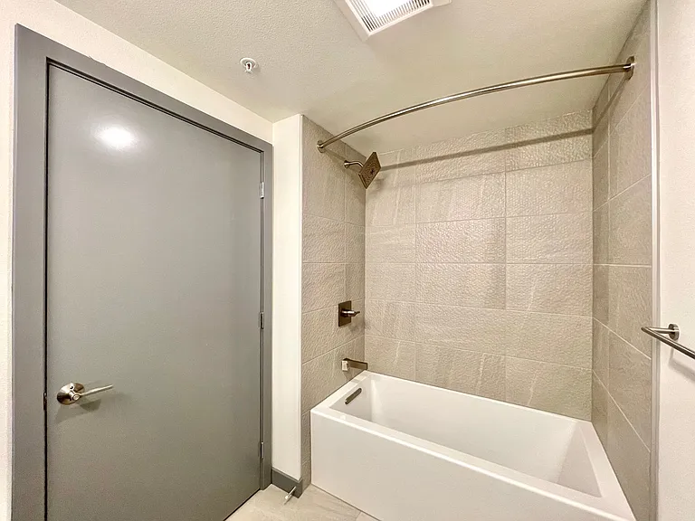 11903 NE 128th St #610 — Photo 10