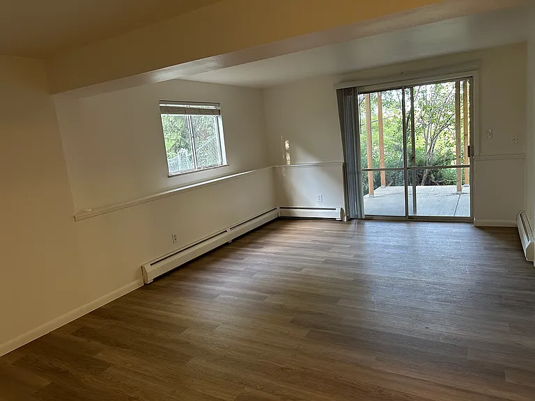 3366 Loyola Ct — Photo 9