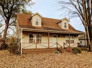 815 Washington St, Algonac, MI