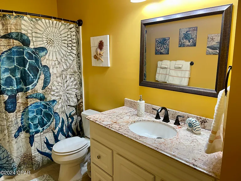 7125 N Lagoon Dr #C — Photo 8