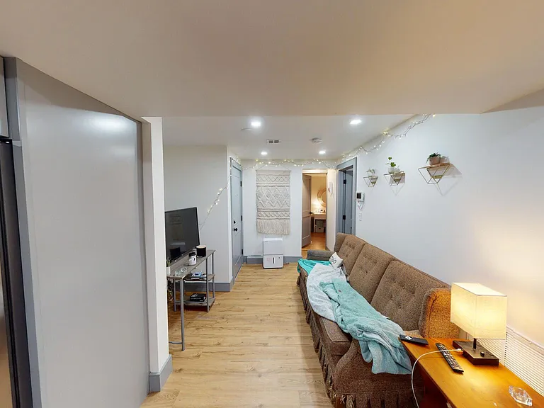 41 Long Ave #B — Photo 2
