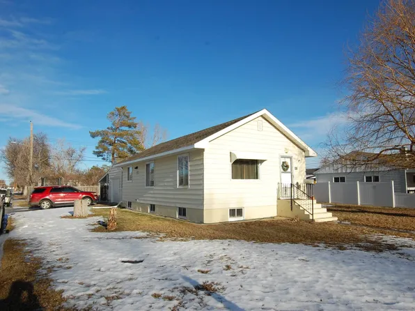 802 5th St SE, Sidney, MT 59270