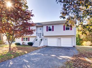 12 Jubrey Ln, Windsor Locks, CT 06096