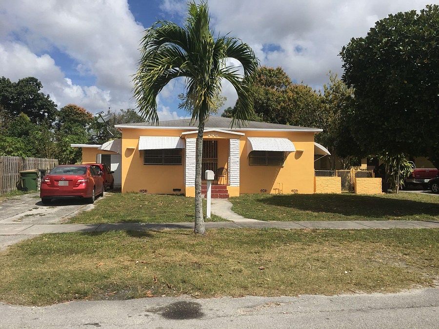 1st image of 445 NW 121st St