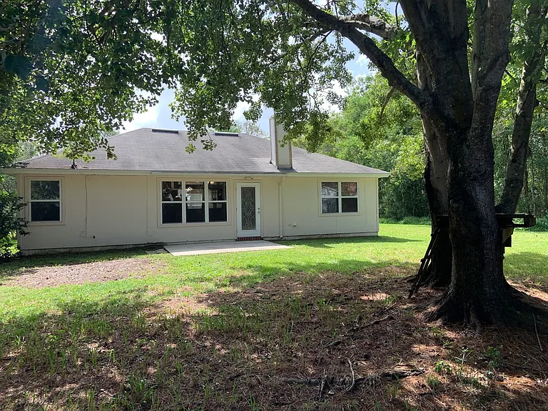 2704 Ian Ct — Photo 23