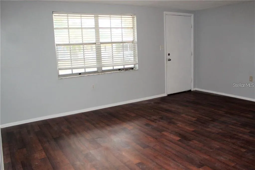 2 bed, 1.0 bath, 936 sqft, $1,595 — Photo 2