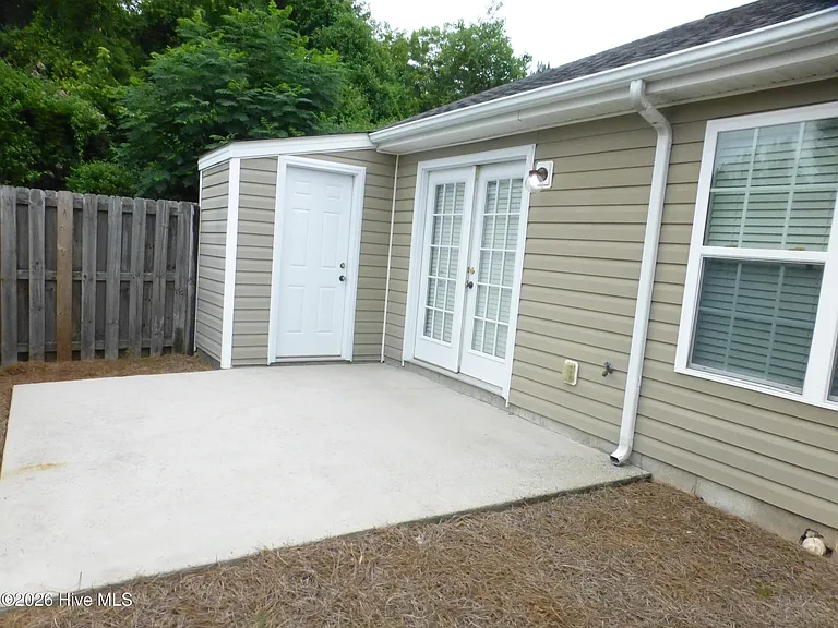 1433 Anna Way — Photo 12