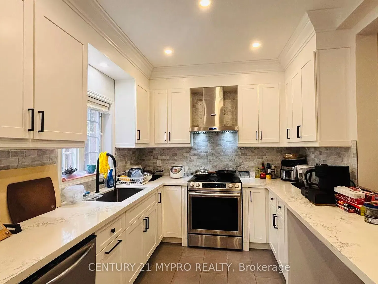 1 bed, $1,000 — Photo 4