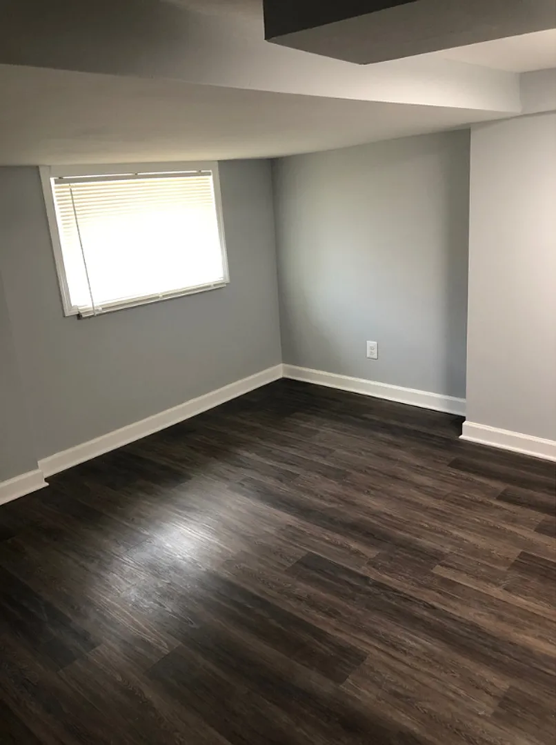 3832 Cottage Ave $500 Private Room (Shared Bath) — Photo 4