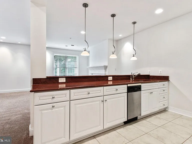 8319 Quarry Manor Ter — Photo 66