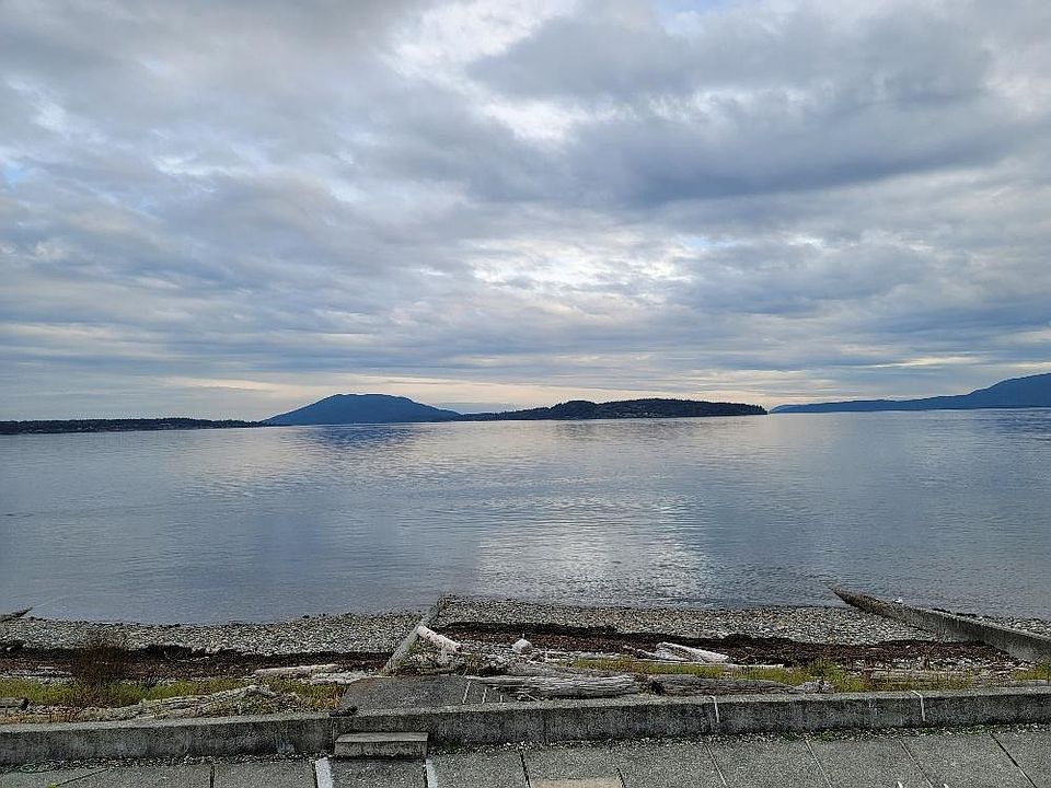 Views of Lummi Island and San Juan Islands.