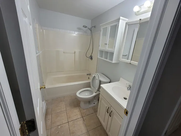6 Merrick Rd — Photo 44