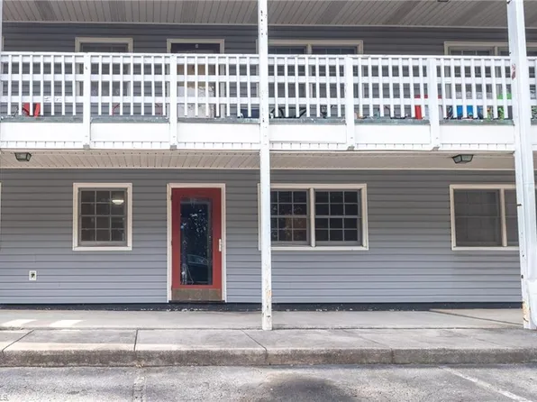 2890 Carriage Dr APT B, Winston Salem, NC 27106