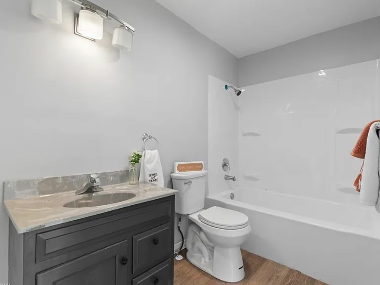123 Rainbow St — Photo 4