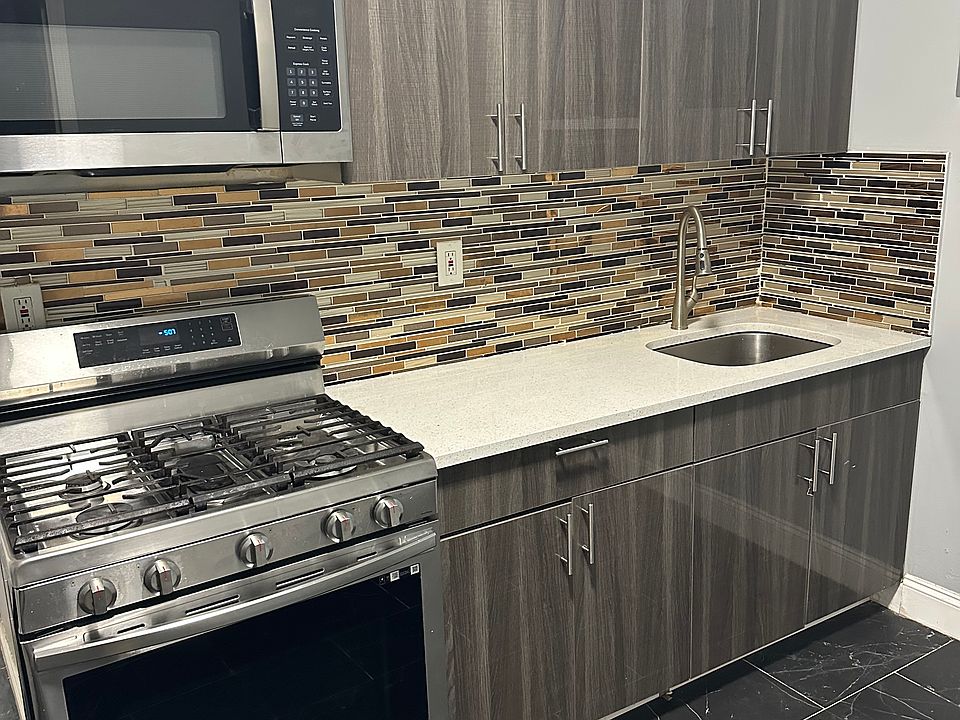 1st image of 33 Van Cortlandt Park Ave Floor 3