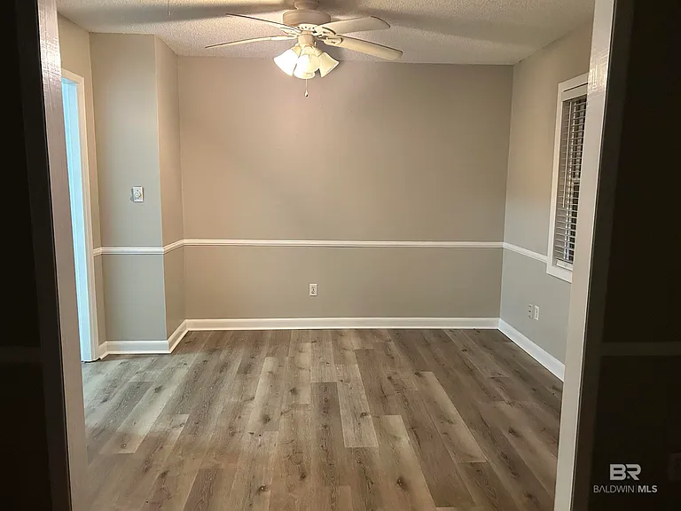 1906 Elaine Ave — Photo 9