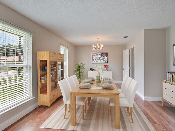 2nd image of 2713 Taft Park