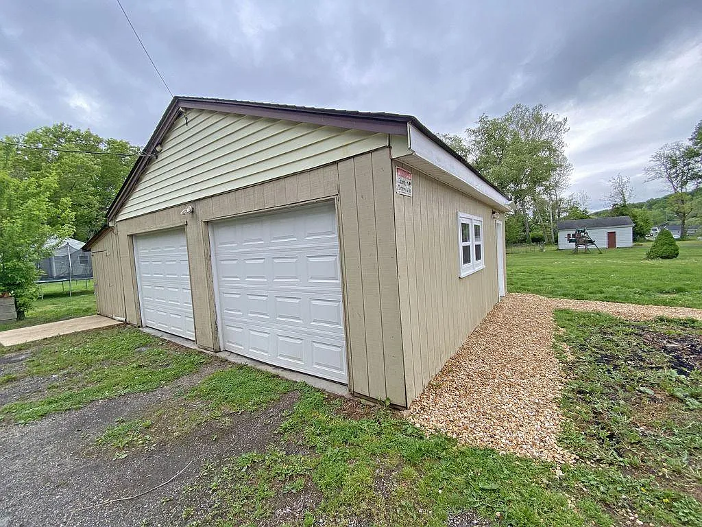 3 bed, 900 sqft, $1,795 — Photo 2