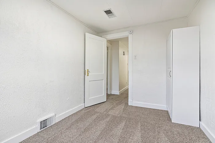 2217 Hawthorne Ave — Photo 16