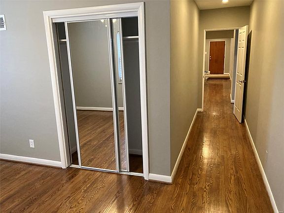 3rd image of 5619 Jamieson Ave