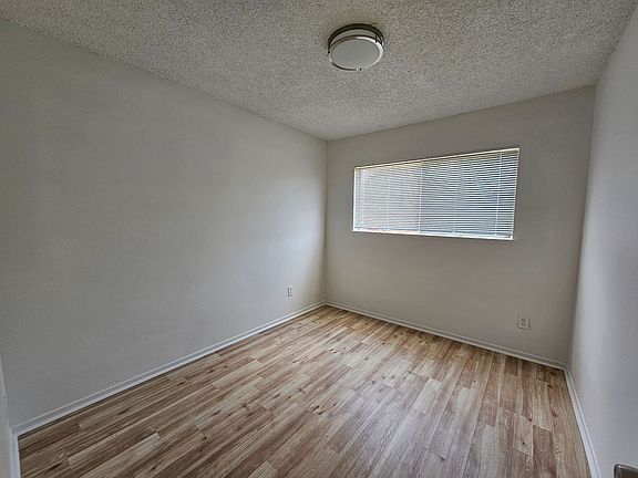 3rd image of 15662 Bluebird Ln