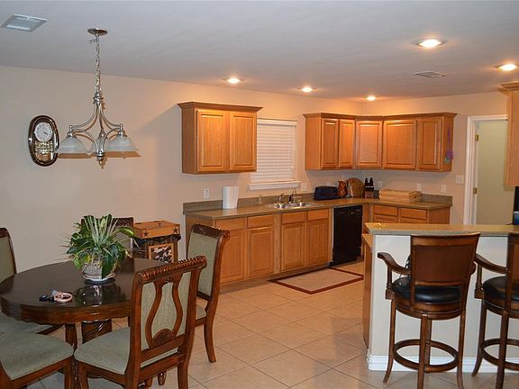 3rd image of 2253 N Village Dr