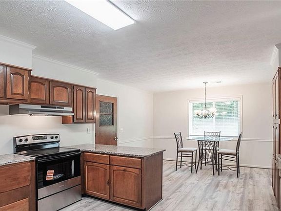 4th image of 3016 Donavan Way