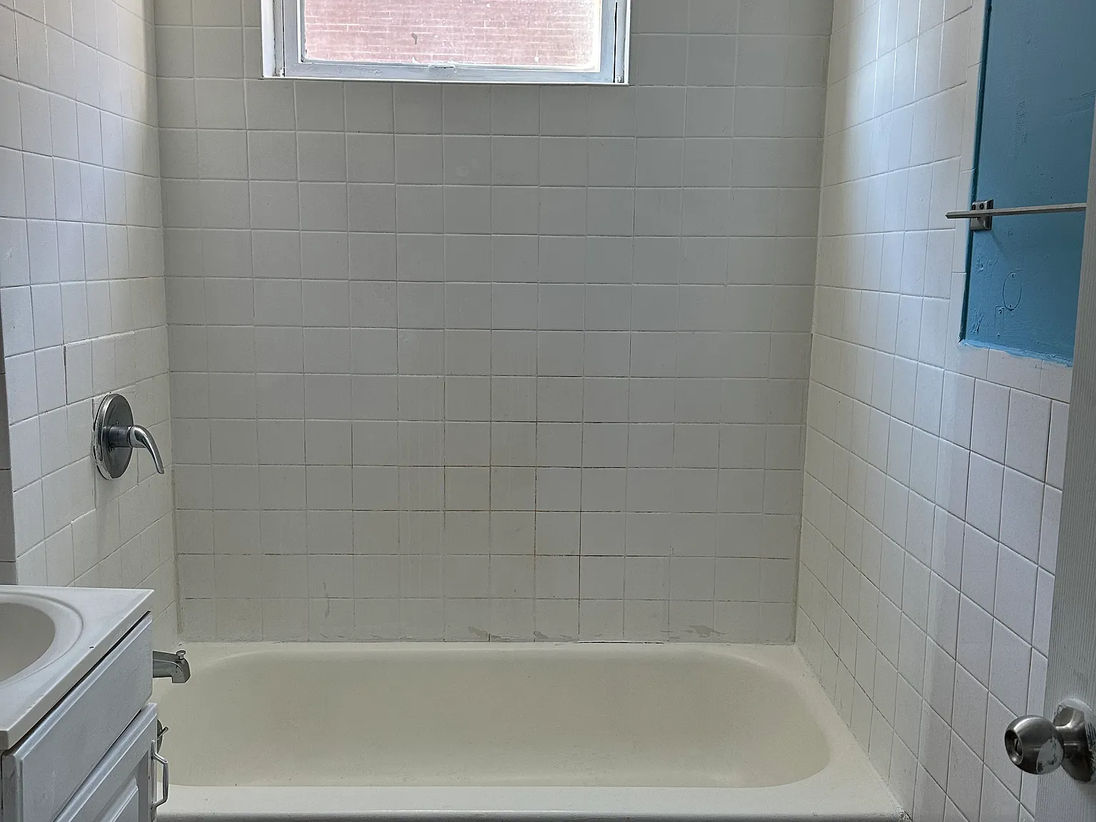 3 bed, 1400 sqft, $1,100 — Photo 4