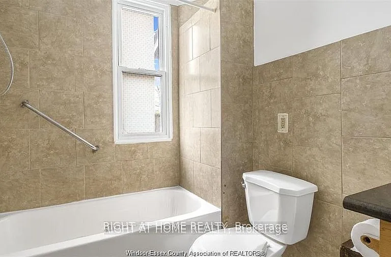 762 Aylmer Ave E — Photo 11